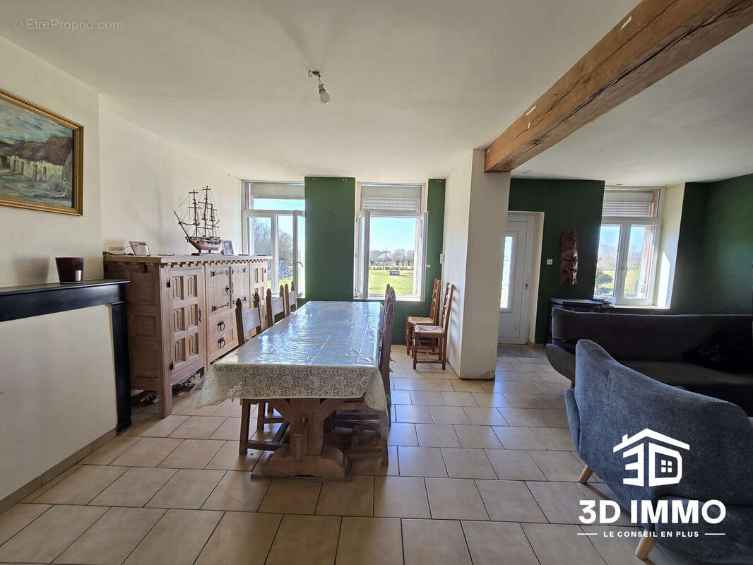 Maison à AVESNES-SUR-HELPE