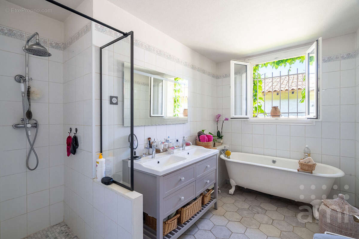 Maison à ARTIGUES-PRES-BORDEAUX