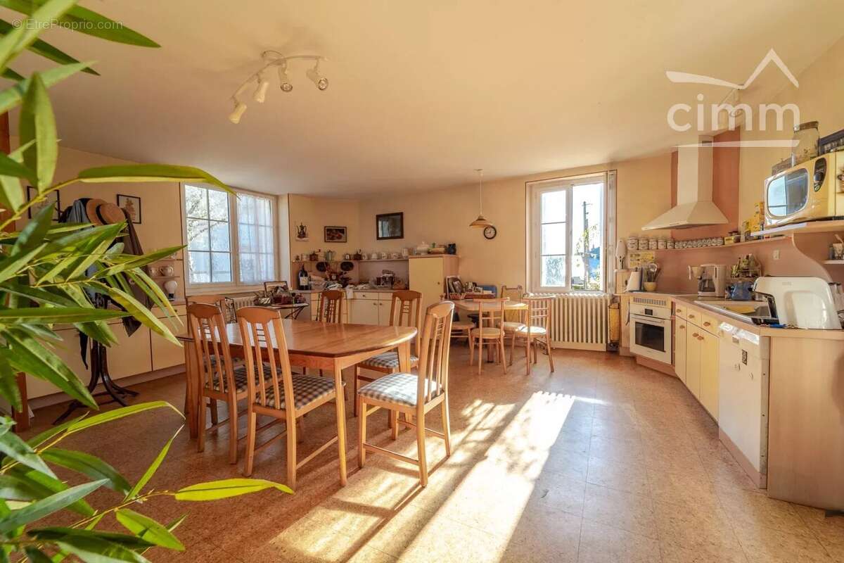 Maison à CHATEAU-CHINON(VILLE)