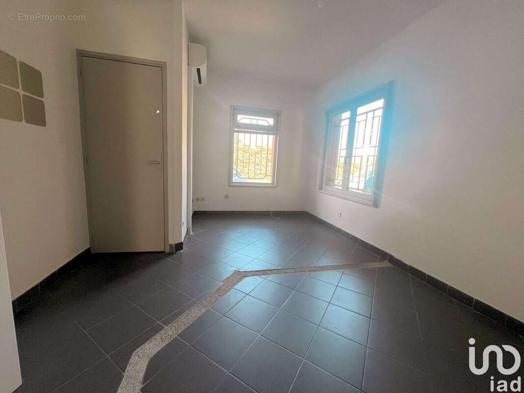 Photo 4 - Commerce à PERTUIS