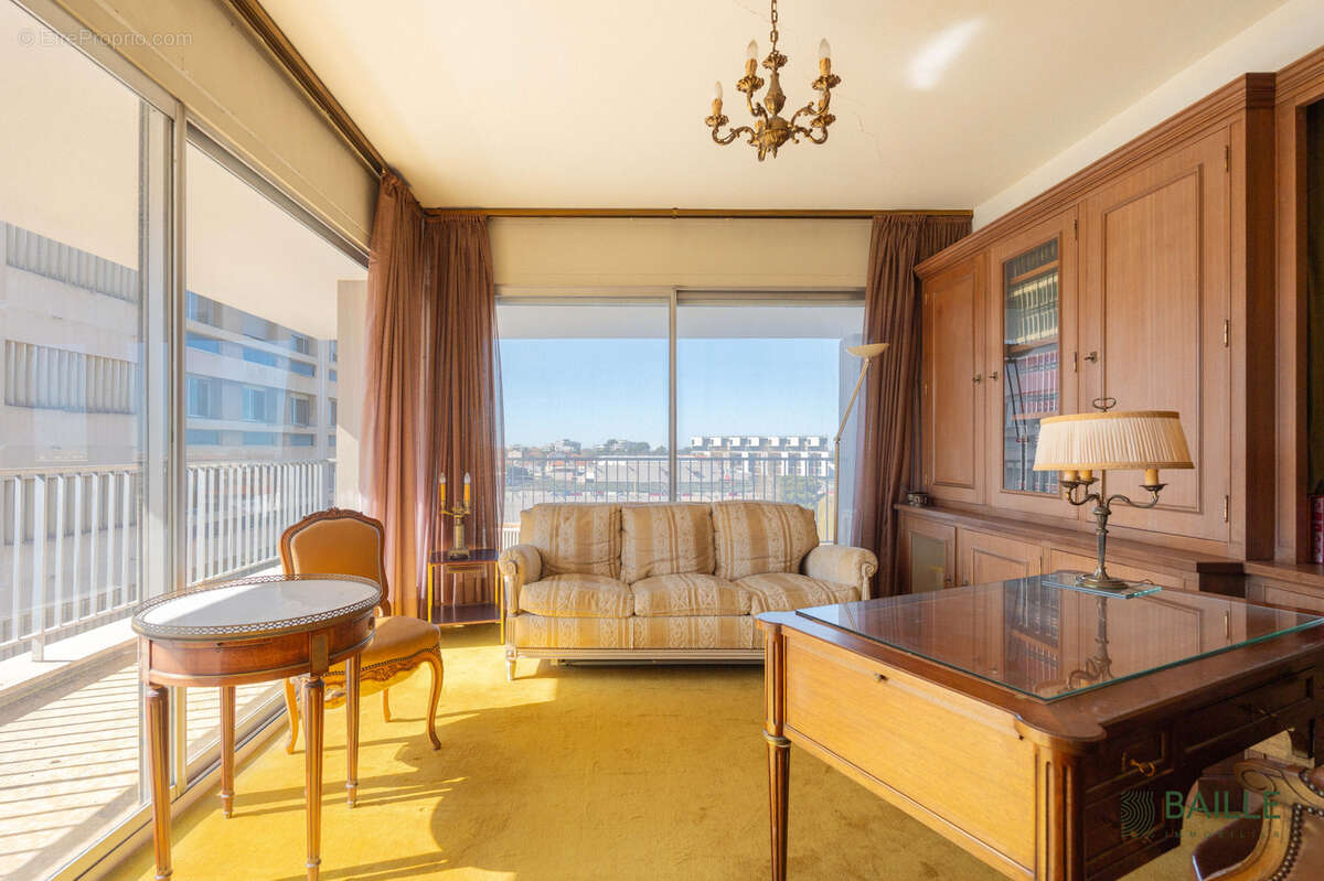 Appartement à MARSEILLE-8E