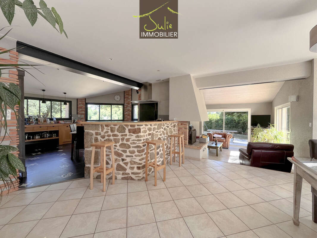 Propriété de plain-pied dans un joli parc clos de 3642m2 - photo 5