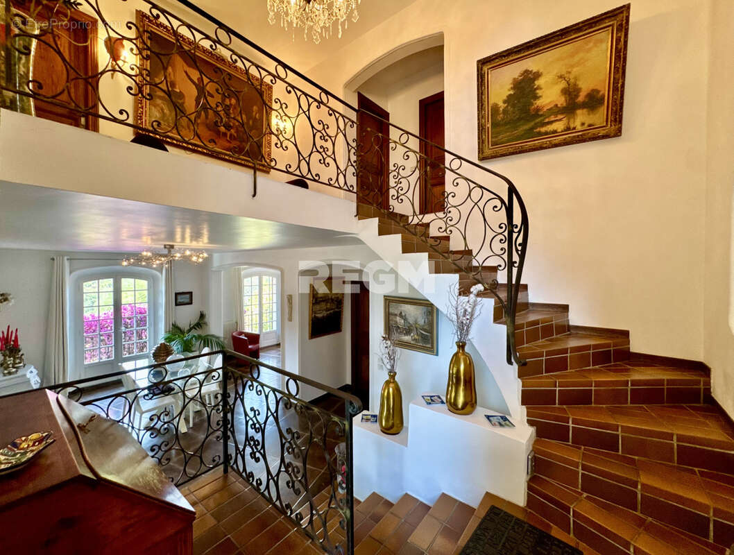 Maison à MANDELIEU-LA-NAPOULE
