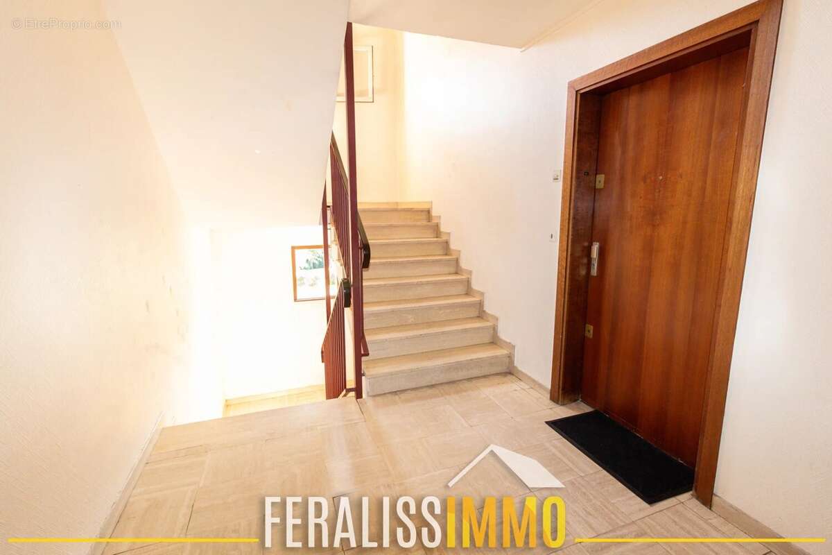 Appartement à VAUX-SUR-SEINE