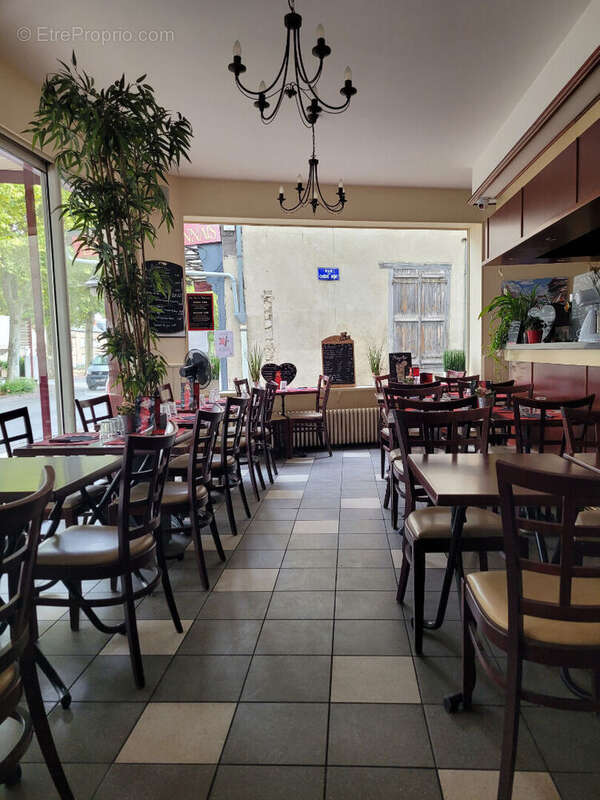 Commerce à SAINT-POURCAIN-SUR-SIOULE