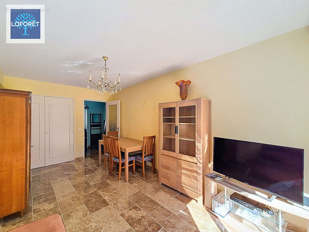 Appartement à VALLAURIS