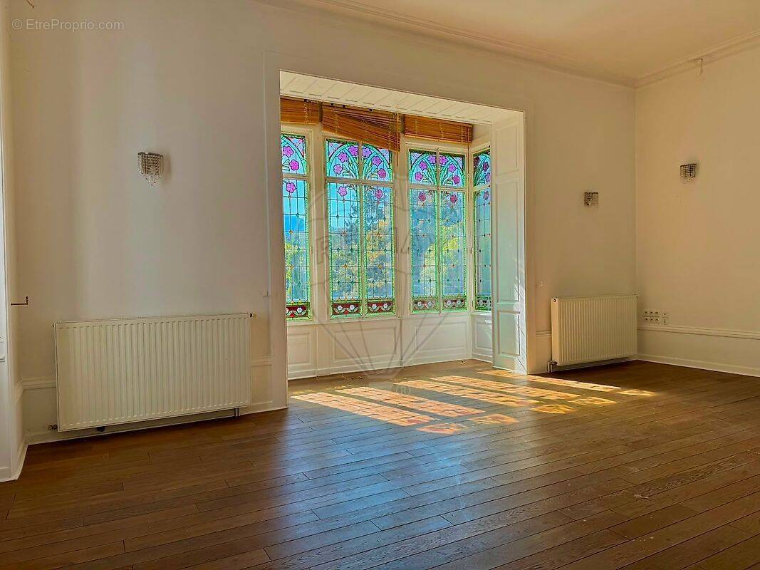 Appartement à CHAZEY-BONS