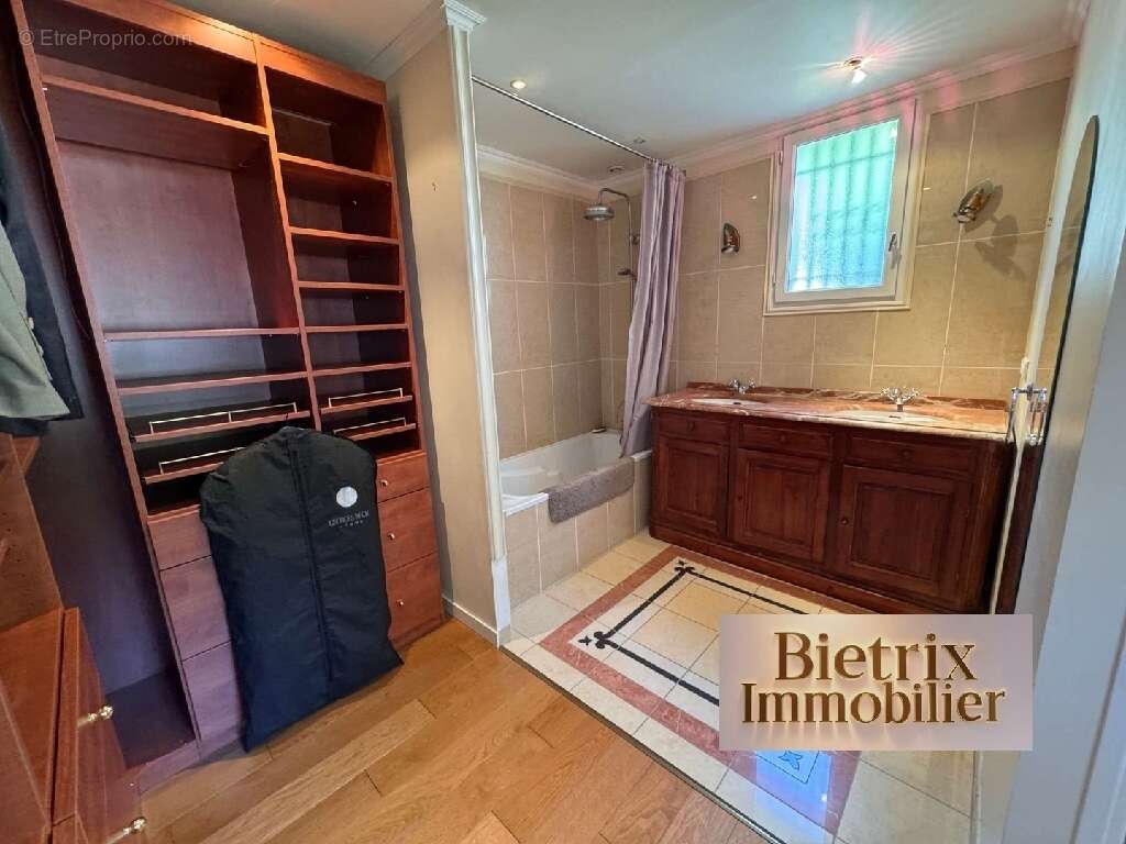 Maison à L&#039;ISLE-ADAM