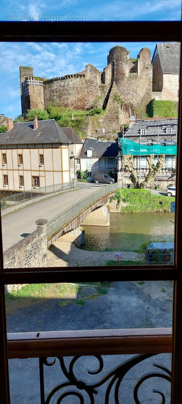 Maison à SEGUR-LE-CHATEAU