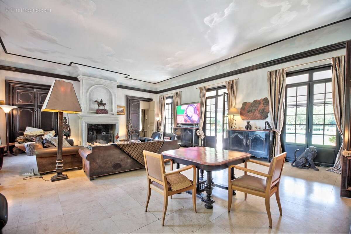 Maison à LES LOGES-EN-JOSAS