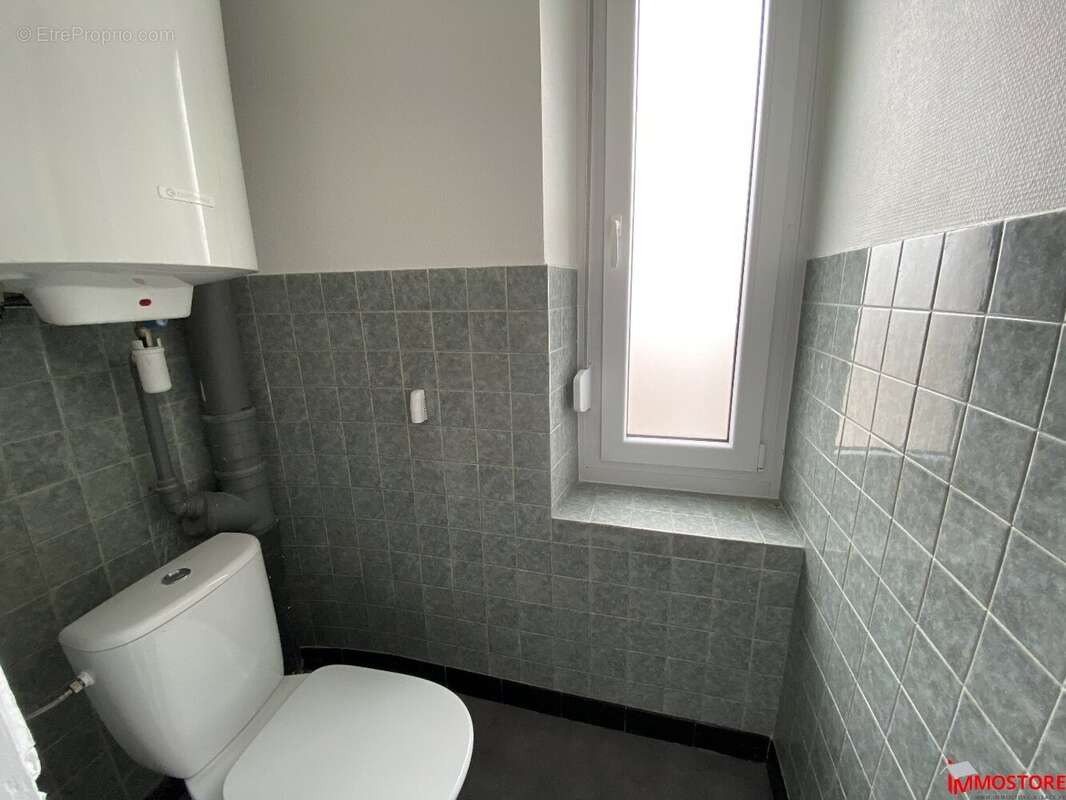 Saint-Louis  Appartement rénové, proche commerces et transports - photo 8