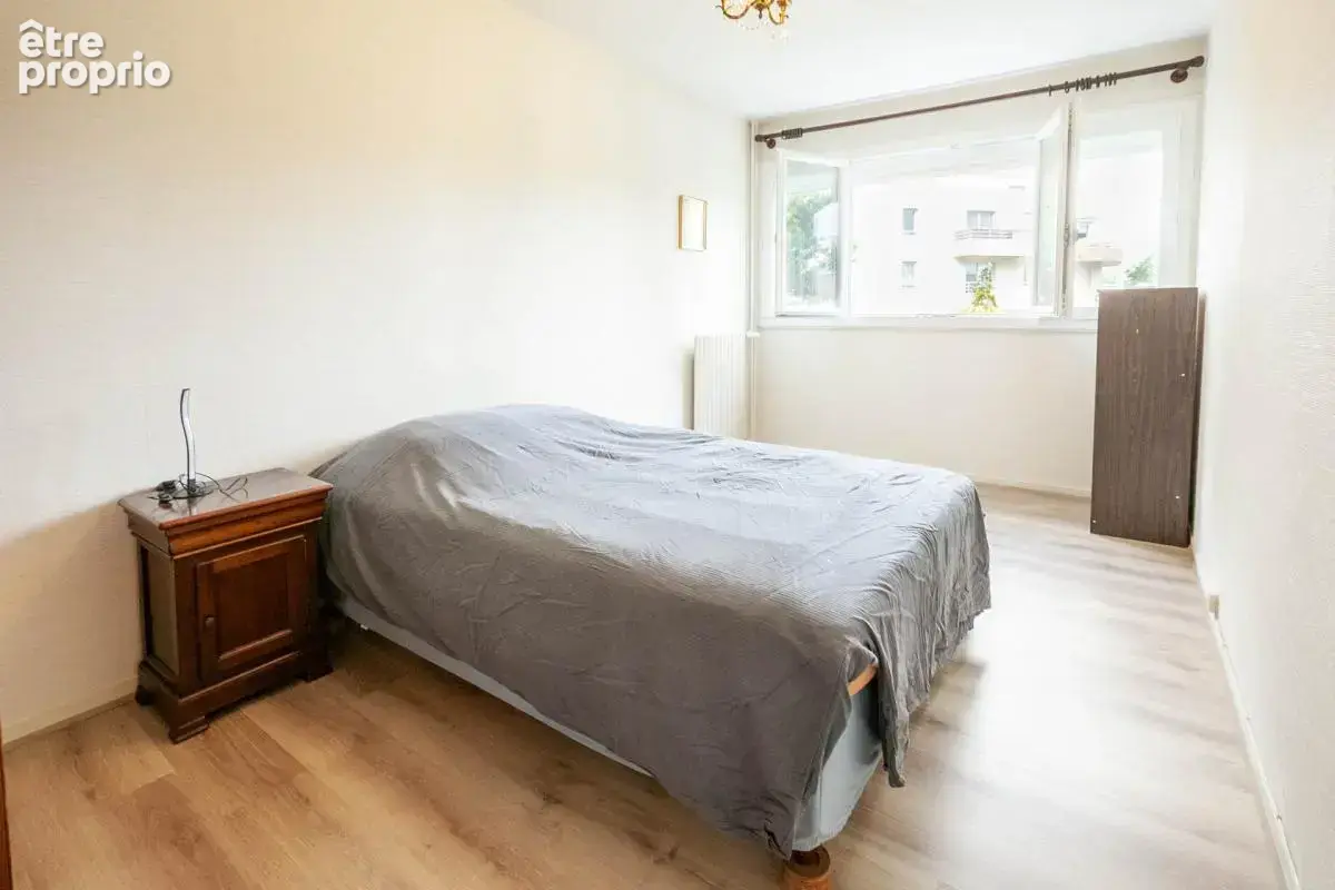 Appartement T3 72m² avec balcon plein sud - Box en sous-sol - photo 6