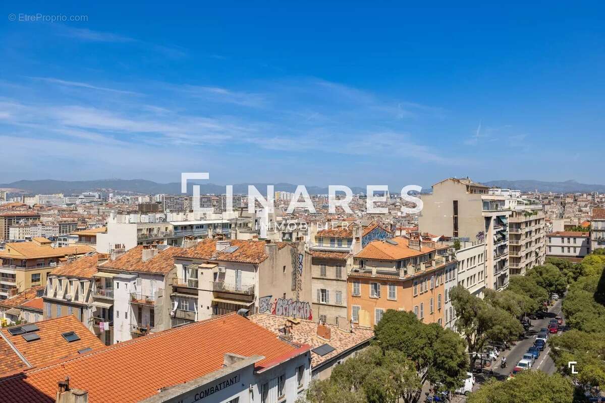 LE SEPTIÈME CIEL - Appartement T3 de 80m² - Deux balcons - Vue dégagée & aperçu mer - 13007 - photo 7