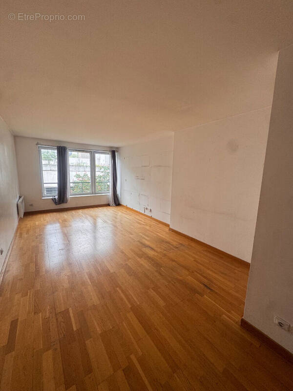 Appartement à PARIS-19E