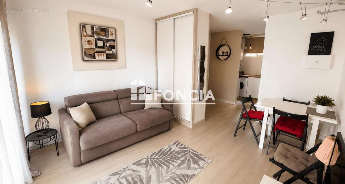 Appartement à ROQUEBRUNE-SUR-ARGENS