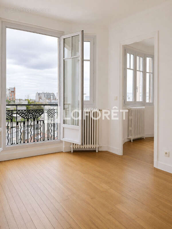 Appartement à NEUILLY-SUR-SEINE