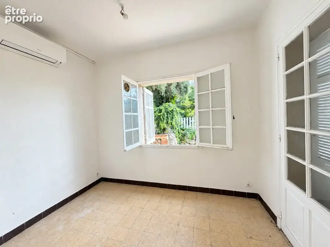 Maison à rénover avec deux appartements et vue mer – grasse est(06) - photo 10