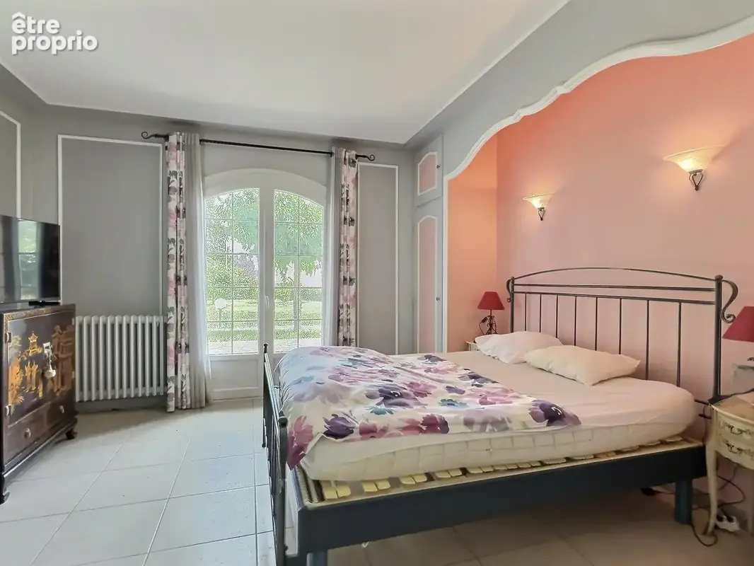 Maison familiale de plain-pied de 175 m2 sur parc arboré de 2500 m2 - photo 7