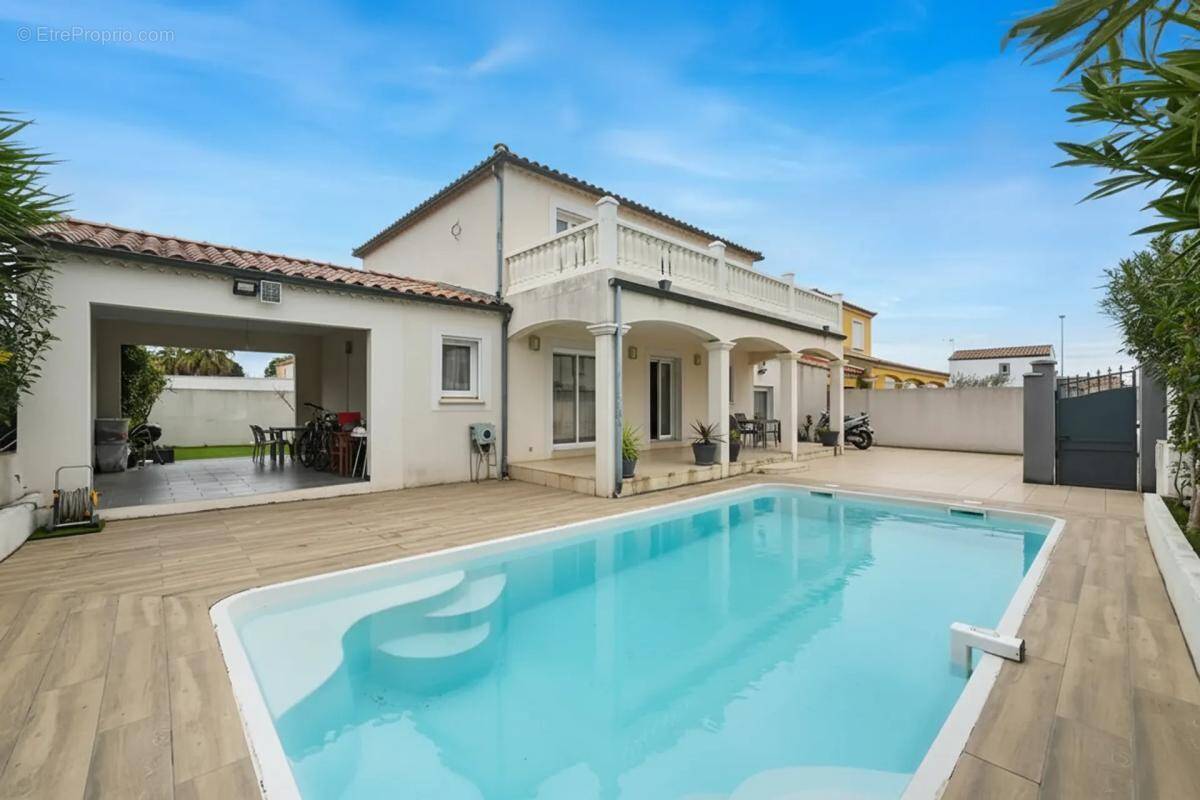 Maison à SAINT-GILLES