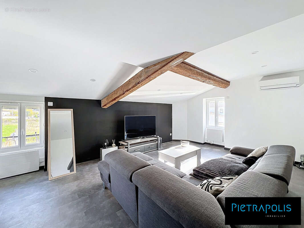 Maison à REGNIE-DURETTE