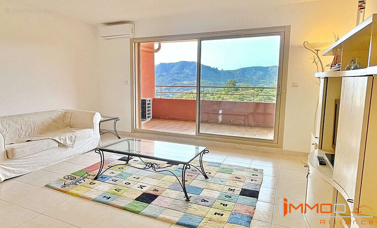 Appartement à MANDELIEU-LA-NAPOULE