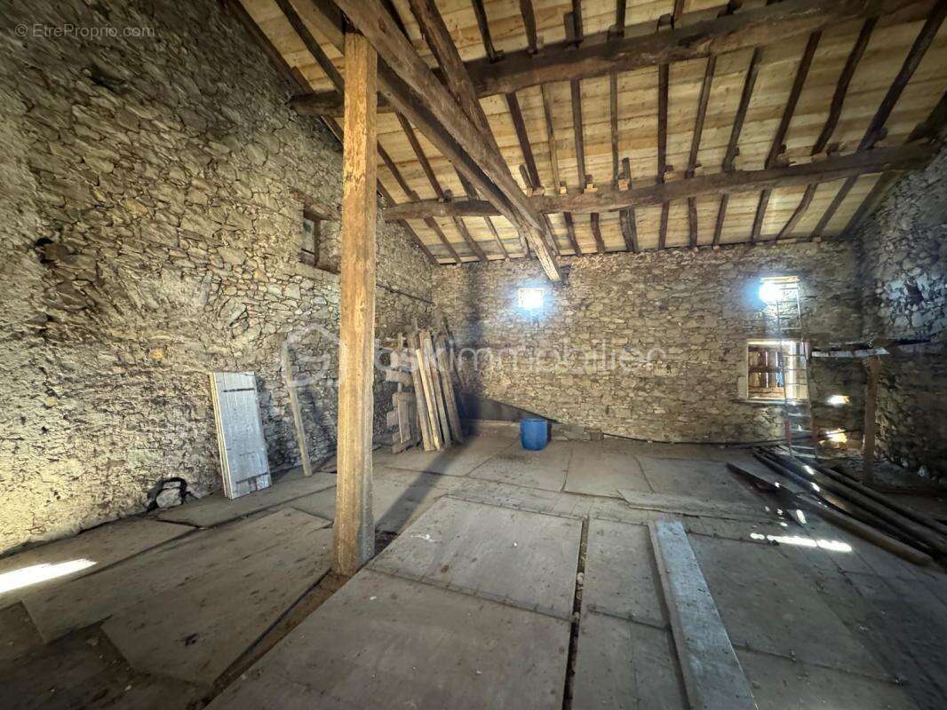 Appartement à LABRUGUIERE