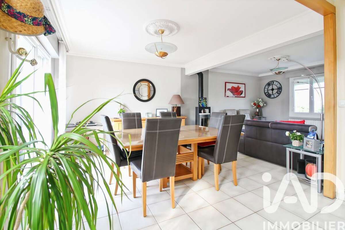 Maison 100 m² à Pommeret  - photo 9