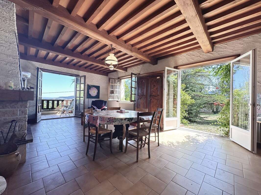 Maison 177 m² à Lantignie  - photo 3