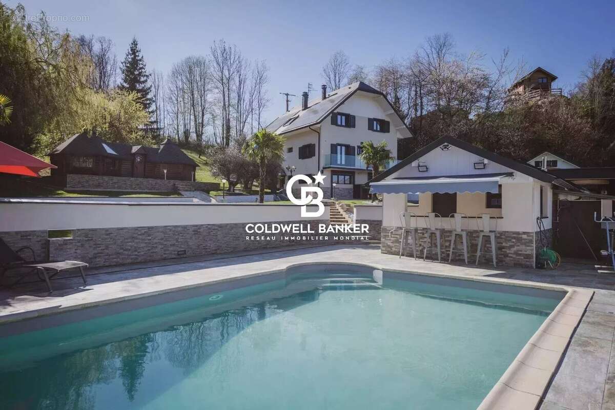 Maison à MONTAGNOLE