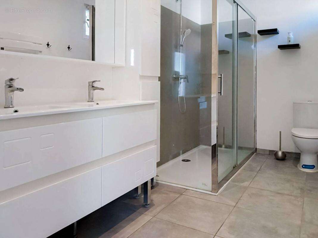 Vente appartement T5 et grand garage à Lespignan - photo 6
