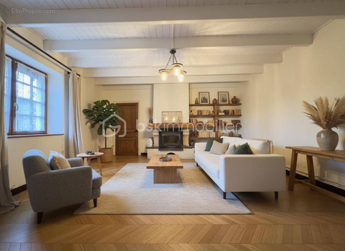 Maison à LE GUE-DE-VELLUIRE