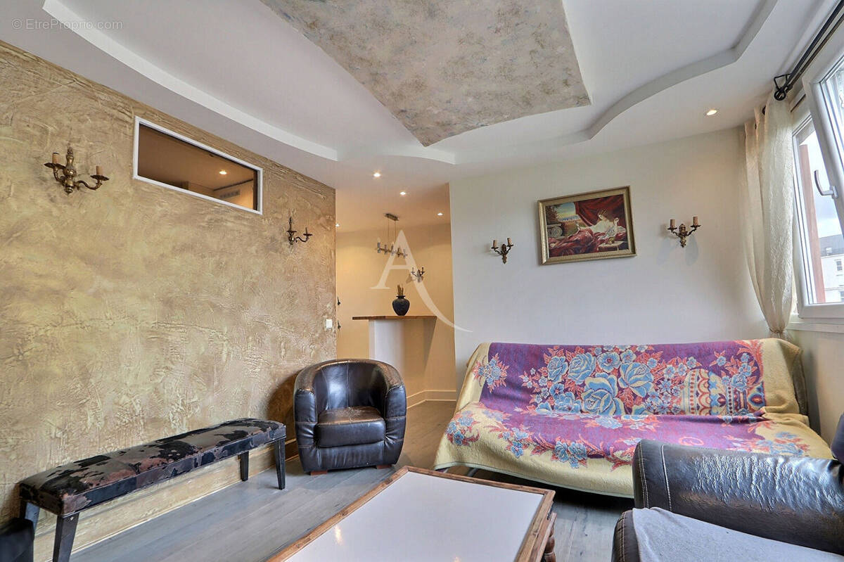 Appartement à AUBERVILLIERS