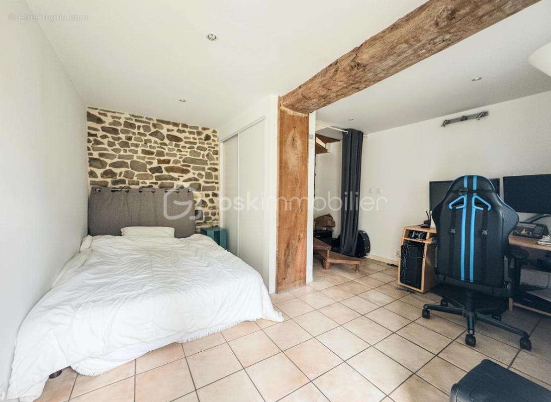 Maison à PIRE-SUR-SEICHE