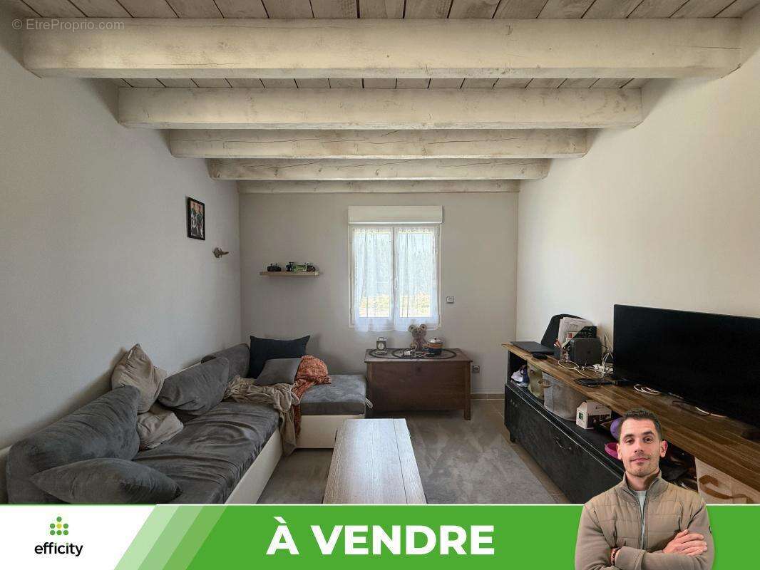 Maison à SOMMIERES-DU-CLAIN