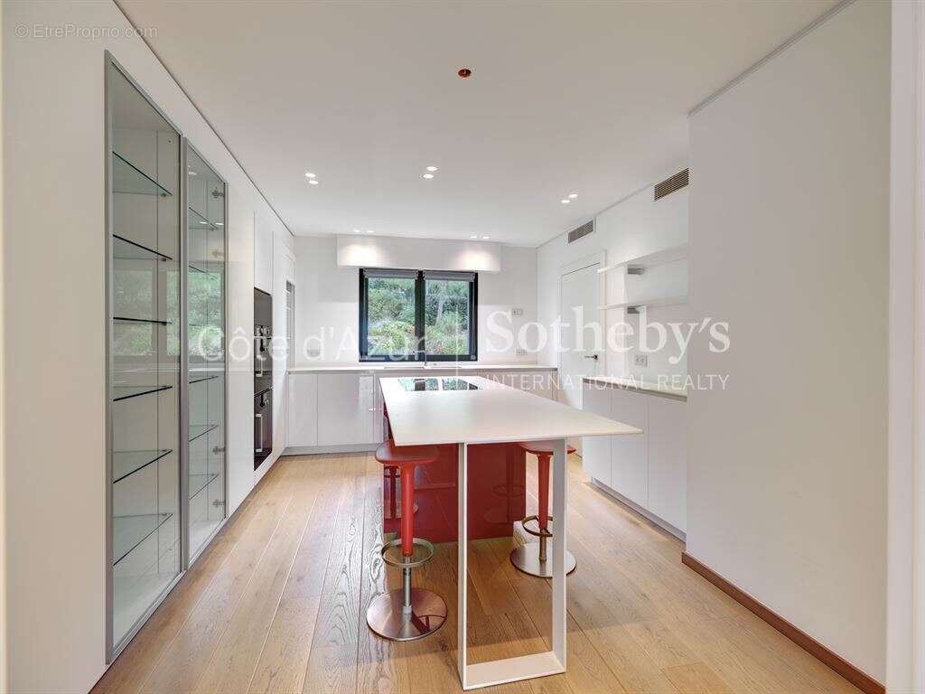 Appartement à VALLAURIS