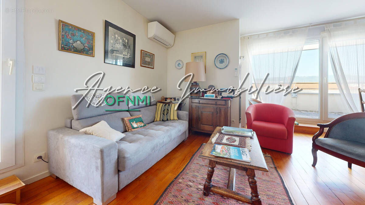 Appartement à CRAPONNE