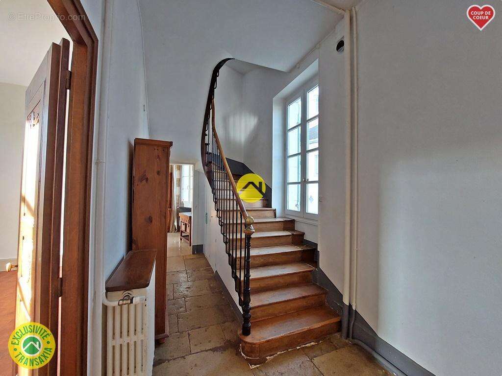 Maison à MOULINS-EN-TONNERROIS