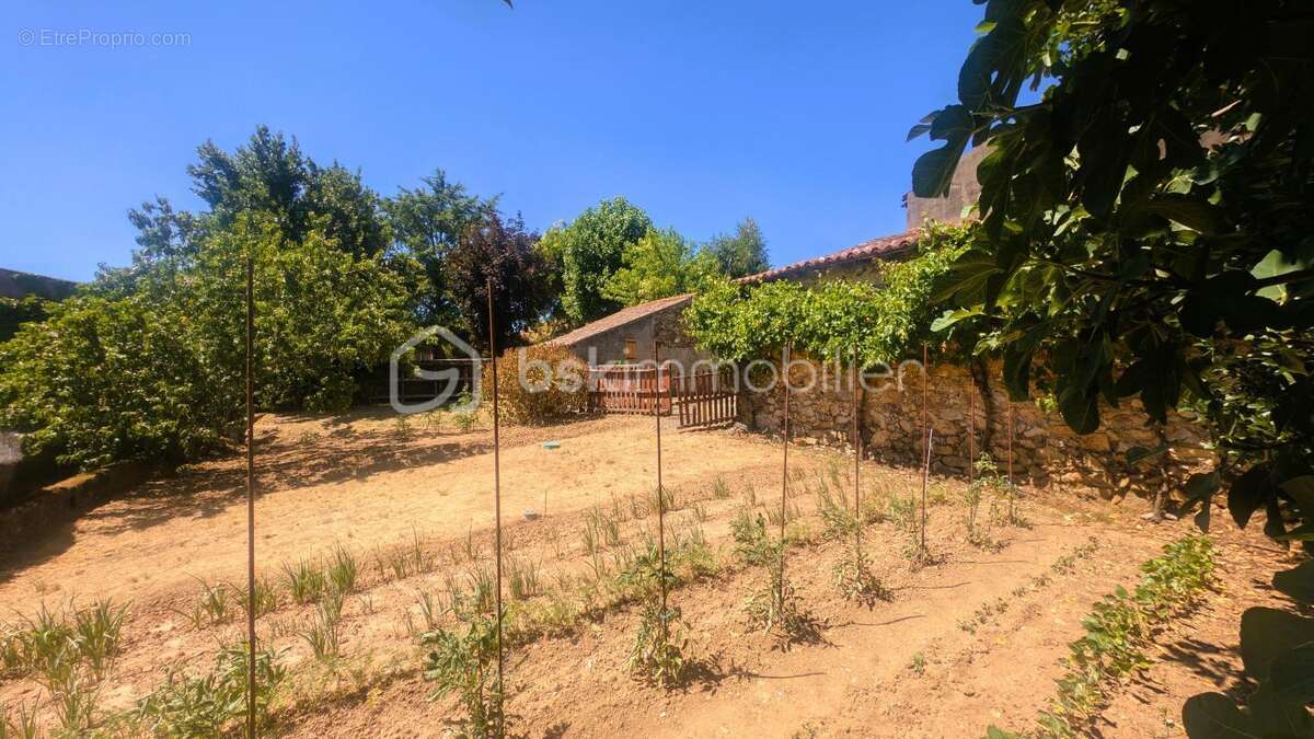 Maison à rénover avec nombreuses dépendances - photo 19