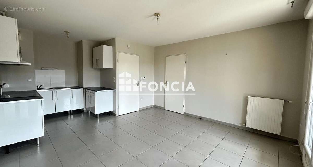 Superbe appartement, avec terrasse, une place de stationnement, proche des commodités, gare à proximité - photo 4