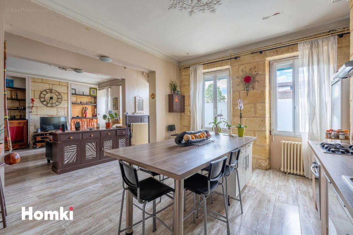 Maison à CARBON-BLANC