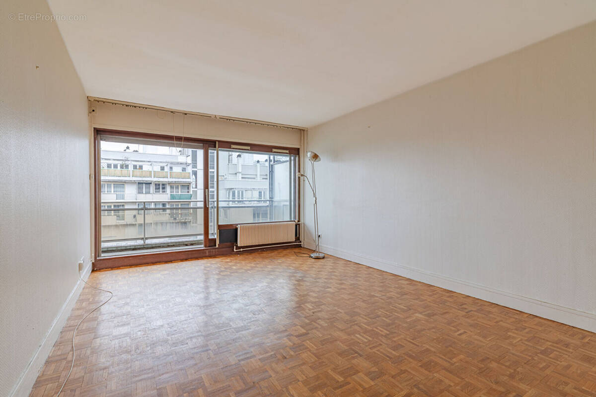Appartement à PARIS-15E