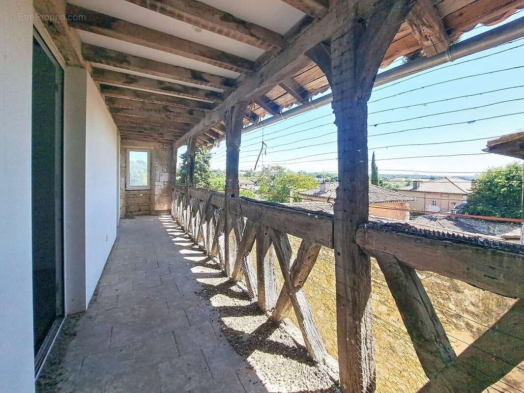 Maison à MAUVEZIN