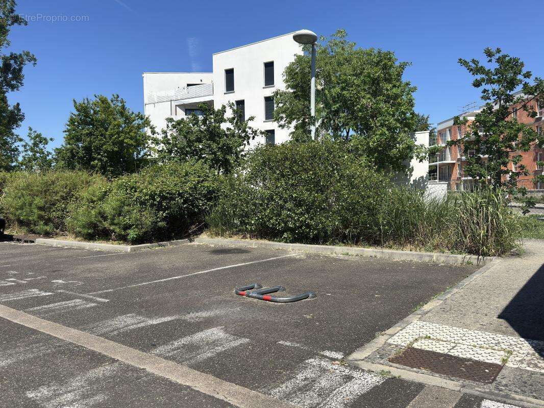Parking à VILLENAVE-D'ORNON