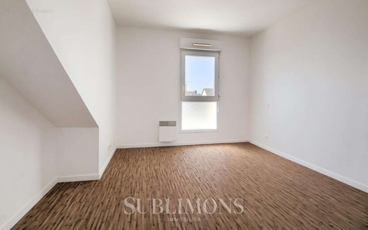 PLOEREN -- Dernier Étage Lumineux T2 de 51 m² proche Bourg av - photo 4