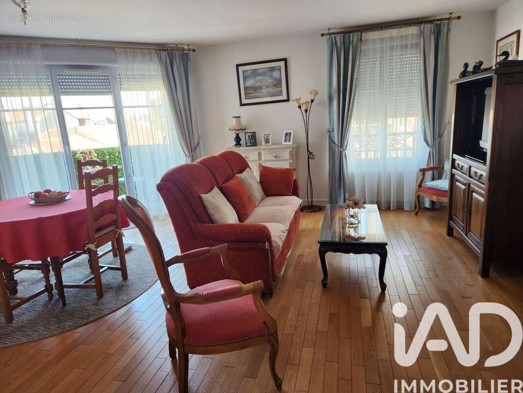 Photo 2 - Appartement à LES PAVILLONS-SOUS-BOIS