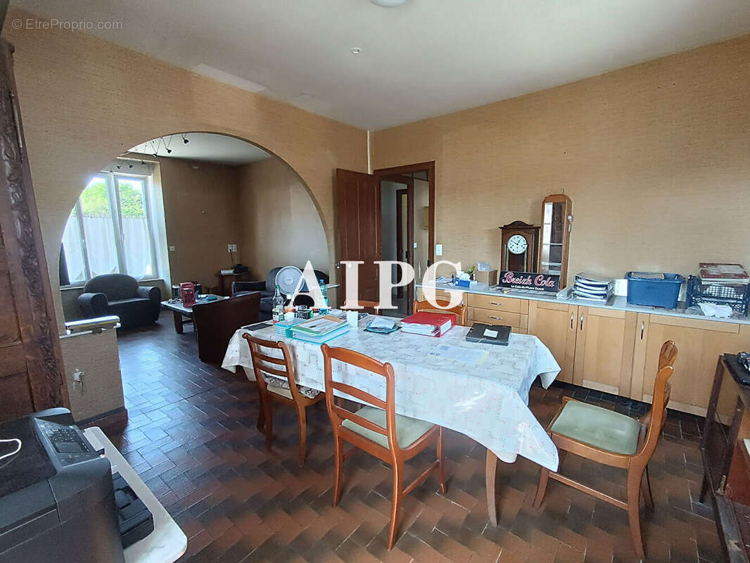 Mael-Carhaix, maison avec dépendances à vendre - photo 5
