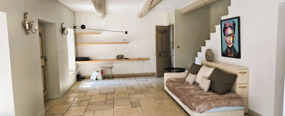 Superbe mas rénové avec piscine + option de parcelle détachable à  Trets (13) - photo 12