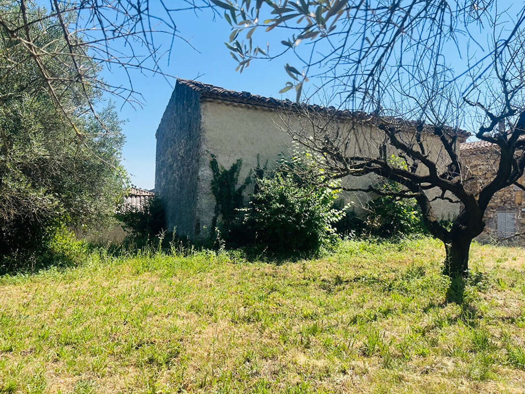 Remise en pierres 82m2 a rénover sur 1901m2 de terrain prés de Goudargues - photo 4