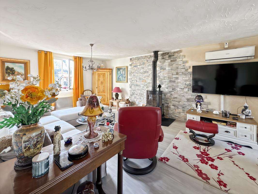 Maison à ROQUEBRUNE-SUR-ARGENS