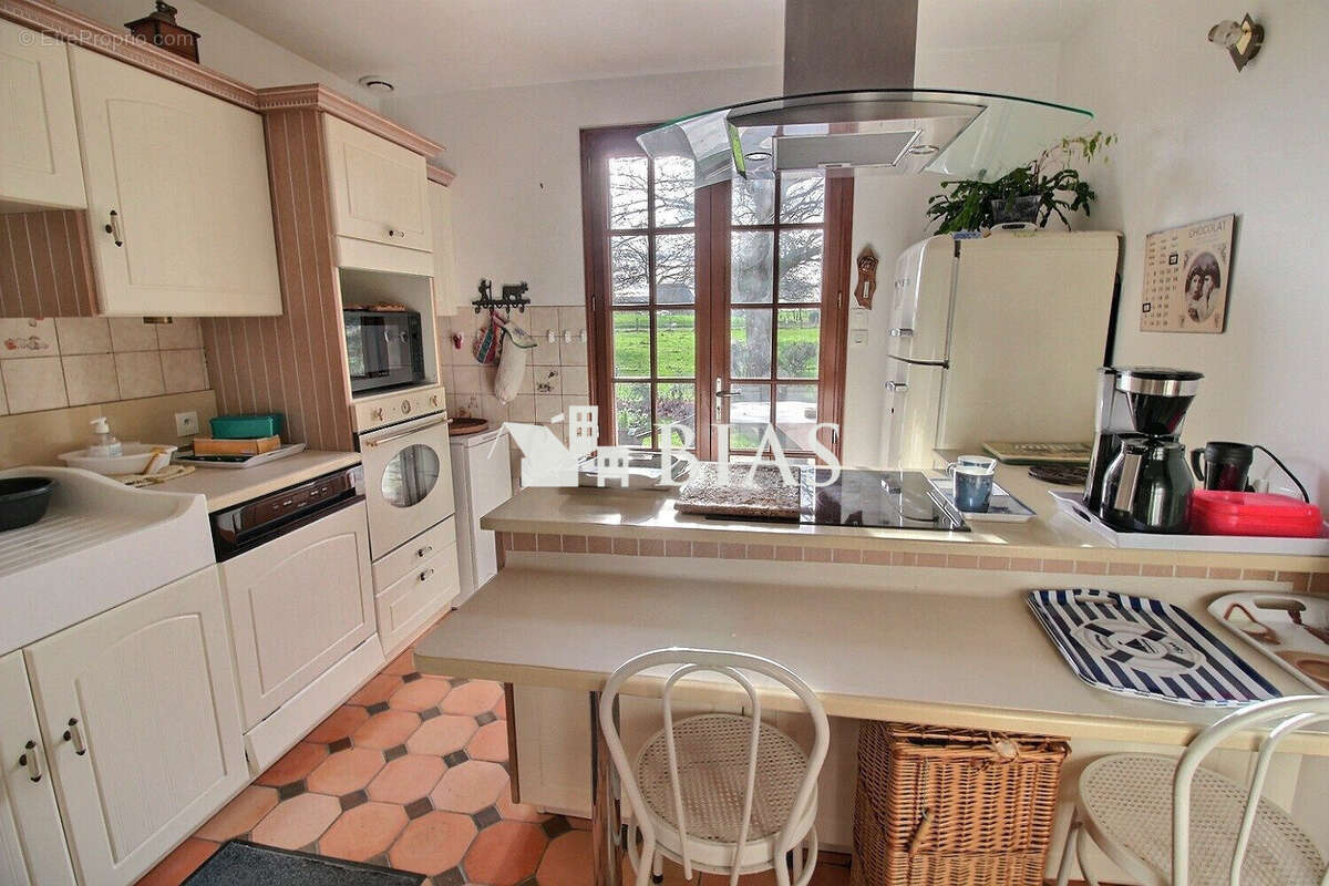 Maison à BOURG-ACHARD